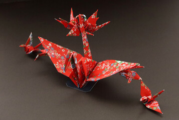 一枚の紙から折られた連鶴 日本の伝統工芸2