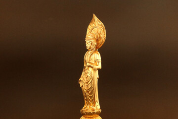黄金の観音菩薩の立像3