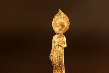 黄金の観音菩薩の立像1