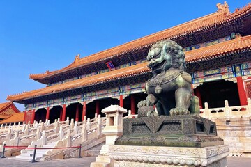 forbidden city and bronze lion
