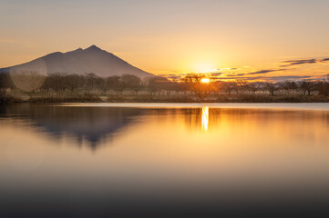 Obraz premium 茨城県筑西市 母子島遊水地の元旦の朝