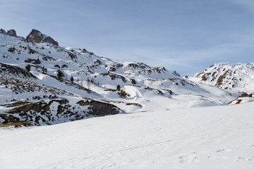 Fototapeta na wymiar Vallée de la Clarée dans les Hautes-Alpes en hiver