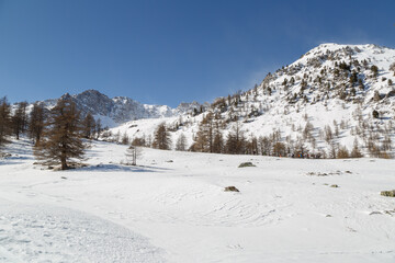 Vallée de la Clarée dans les Hautes-Alpes en hiver
