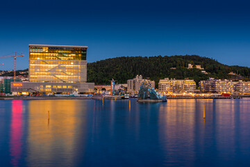 Oslo, Norway, 7 August 2022: Beautiful view of the Oslo Bay at night - obrazy, fototapety, plakaty
