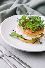 Healthy freshly baked bagel with egg