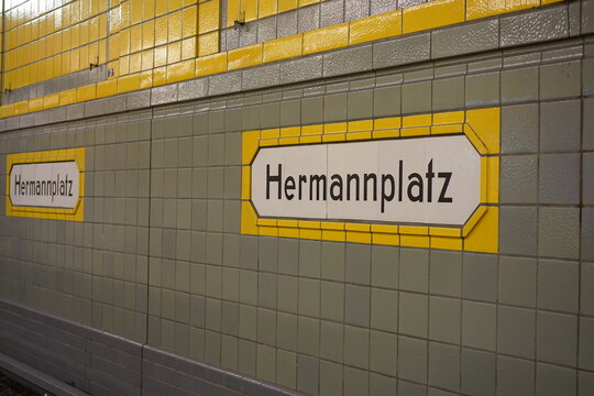 BVG U-Bahnhof Hermannplatz in Berlin am 03.01.2023
