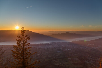 Vue du lac du Bourget depuis belvédère du Revard