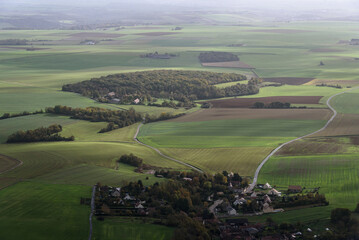 Obraz premium vue aérienne de champs à Goussonville dans les Yvelines en France