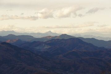 Fototapeta premium 夕方の山々