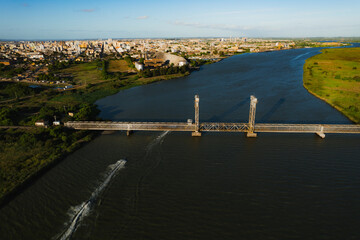 Ponte Rio Grande-Pelotas: Conectando Dois &Iacute;cones do Sul do Brasil