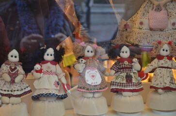 dolls in the market