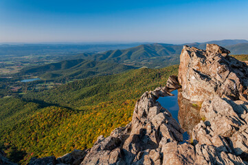 Fototapeta premium An October Day on Little Stony Man Mountain, Shenandoah National Park Virginia USA, Virginia