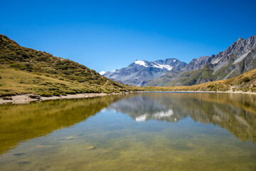 Fototapeta na wymiar Lake of the nail, Lac du clou, in Pralognan, french alps