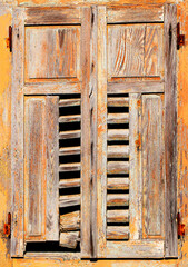 Altes verwittertes Fenster in der Altstadt von Baska,Istrien,Kroatien,