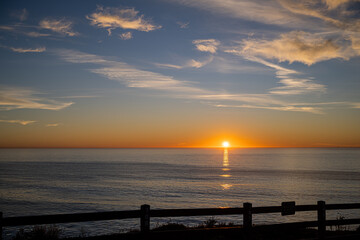 Obraz premium Sunny vista view of the pacific ocean and Catalina from Palos Verdes, CA