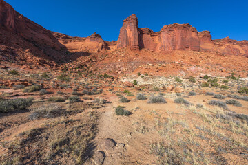 hiking the murphy trail loop in the island in the sky in canyonlands national park, usa