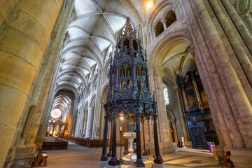 Fototapeta premium Durham Cathedral Inside and Interior , Unesco Historic Gothic and Romanesque church during winter snow morning in Durham , United Kingdom : 1 March 2018