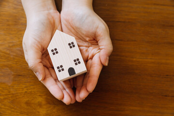 Signing home sales and insurance contracts with real estate agents, signing contracts to know the terms of buying and selling homes and real estate, contract signing ideas.