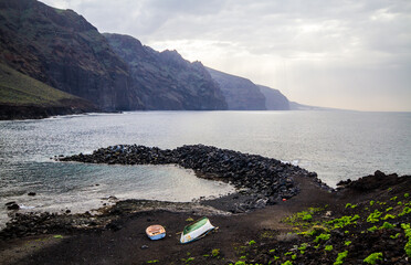 Le scogliere di Los gigantes viste da Punta de Teno, nel parco rurale del Teno. Tenerife