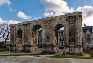 Obraz premium Die Porte de Mars in Reims in der Champagne in Frankreich