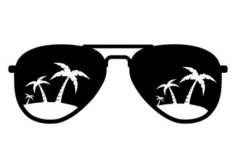 Logo destino de vacaciones. Silueta aislada de gafas de sol con reflejo de playa con las palmas en espacio negativo - obrazy, fototapety, plakaty