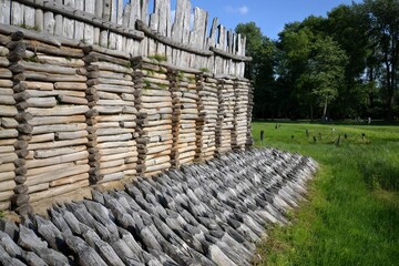 Gród w Biskupinie, stanowisko archeologiczne, architektura, park, stary,  krajobraz, historia, średniowieczna © Albin Marciniak