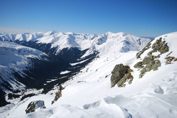 Fototapeta na wymiar Tatry, góry, zima, śnieg, dolina, TPN, krajobraz, panorama,