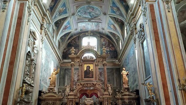Napoli - Panoramica della Chiesa di Santa Maria La Nova