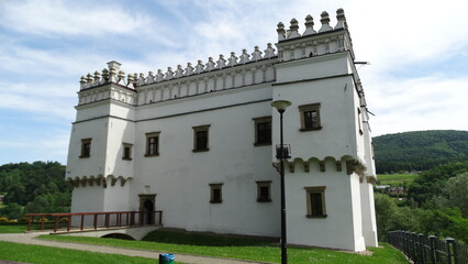 Kasztel, Dwór Obronny w Szymbarku, architektura,  renesans, budowa, zamek, pałac, dwór,  