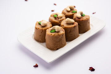 Atta Pinni is a traditional Punjabi winter delicacy, sweet made with wheat flour, ghee, dry fruits