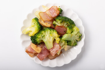 ブロッコリーとベーコンのガーリックソテー