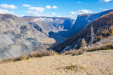 View of Chulyshman valley in Altay mountains in the autumn