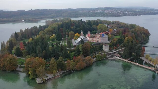 Flightover at a little siland on a lake.