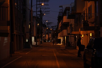 《ロサンゼルス》ベニスビーチ付近の夜道
