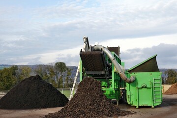 Green starscreen machine is producing biomass or reduces organic material so that it can be composted and returned back into material circulation. 
