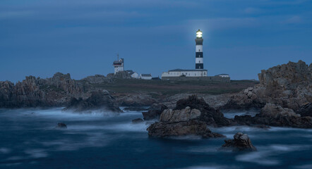 Phare de Creach at night