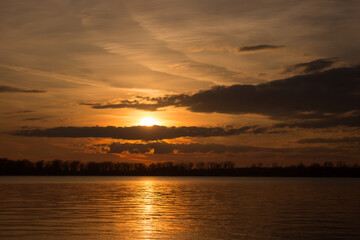 Obraz premium The Volga river in early spring. Samara, Russia.