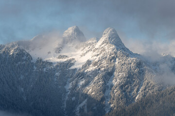 Fototapeta na wymiar snow covered mountains in Vancouver