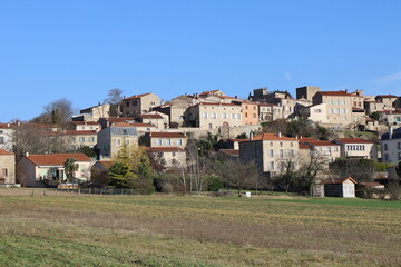 Fototapeta na wymiar Vue d'ensemble du village, village de Montpeyroux, département du Puy de Dome, France