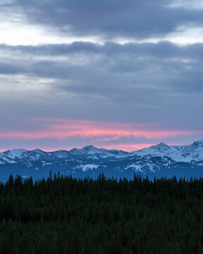 Mountains at sunset © Gagandeep