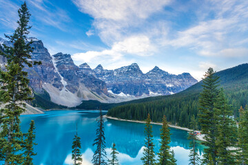 Fototapeta na wymiar Moraine Lake in Canada's Banff National Park