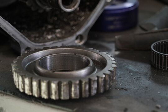 Race car's gearbox details and design