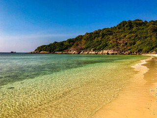 Fototapeta premium Travel to the beautiful mergui archipelago in Myanmar (Burma). Asia tropical beach