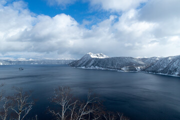 Fototapeta na wymiar 北海道　冬の摩周湖の風景