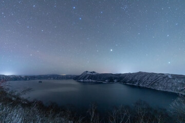 北海道　冬の摩周湖の星空