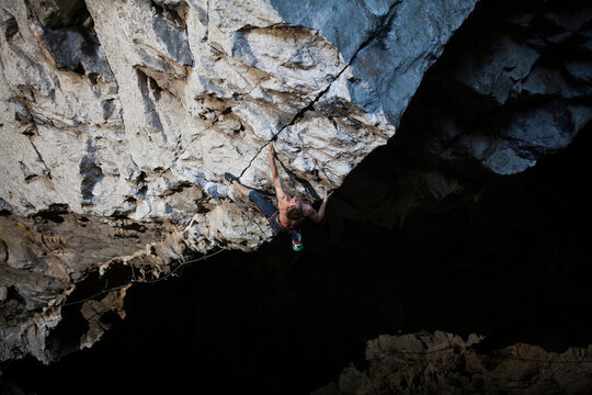 A man rock climbing at El Chanchuyo (El Chonta) near Taxco, Guerrero, Mexico