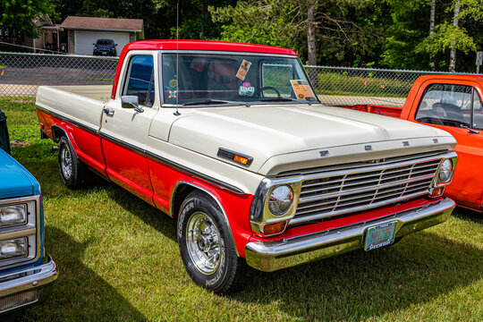1968 Ford F250 Camper Special Pickup Truck