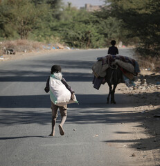 A child displaced by the war in Yemen, Taiz
