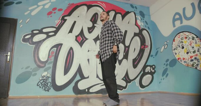 Young guy break dancing