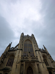 Fototapeta na wymiar Bath Abbey in Bath, England during a cloudy day
